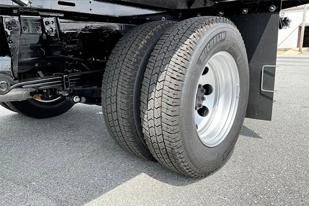 2025 Chevrolet Silverado 3500HD Work Truck photo 1