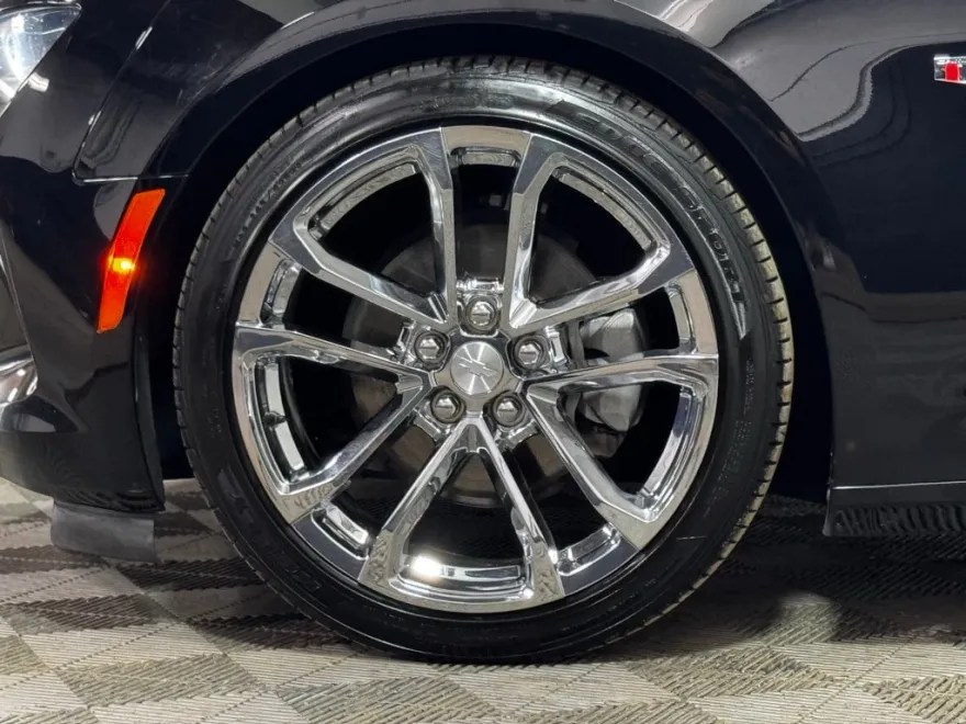 2016 Chevrolet Camaro 2LT photo 1