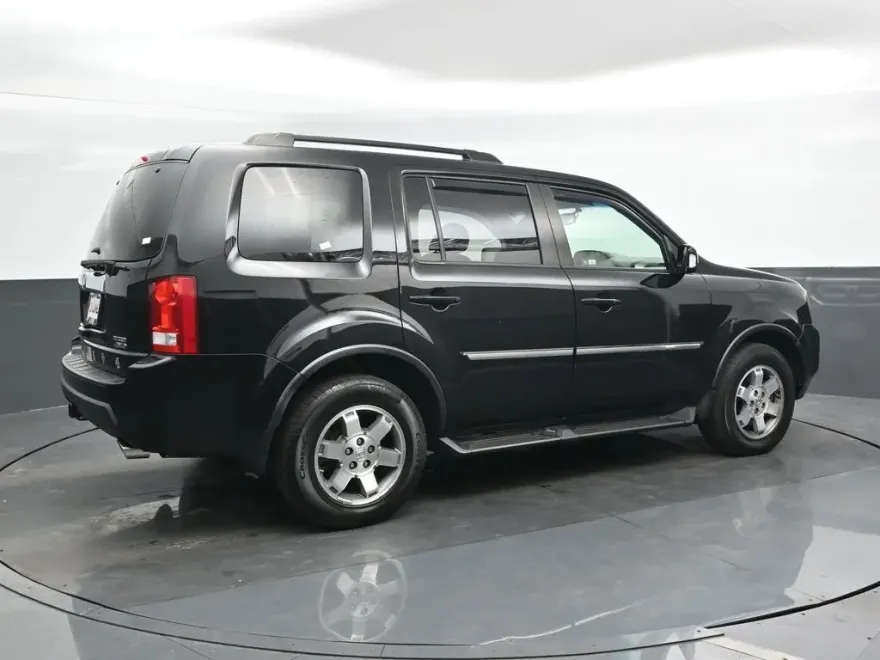 2011 Honda Pilot Touring photo 1
