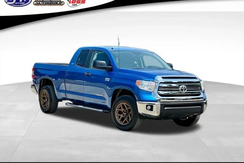 2017 Toyota Tundra SR5 photo 1