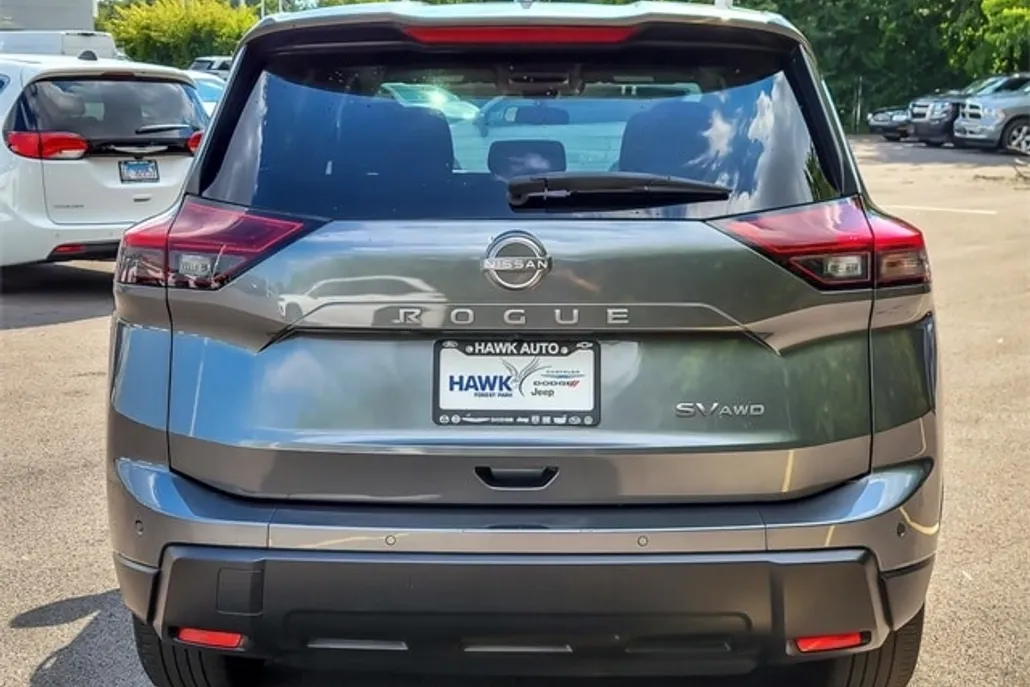 2024 Nissan Rogue SV photo 1