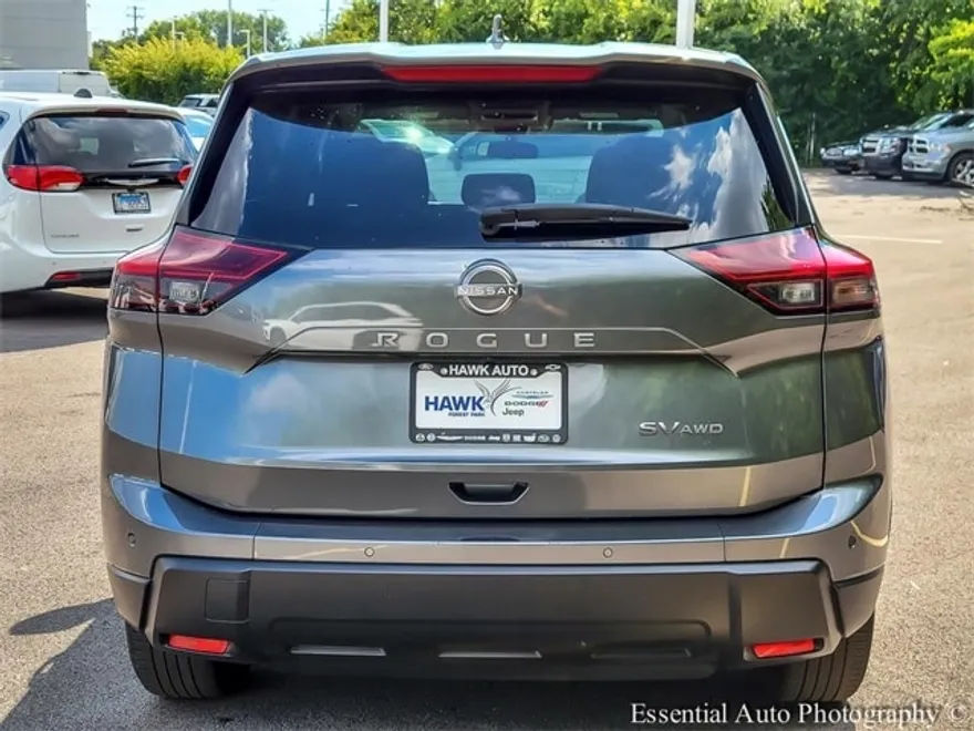 2024 Nissan Rogue SV photo 1