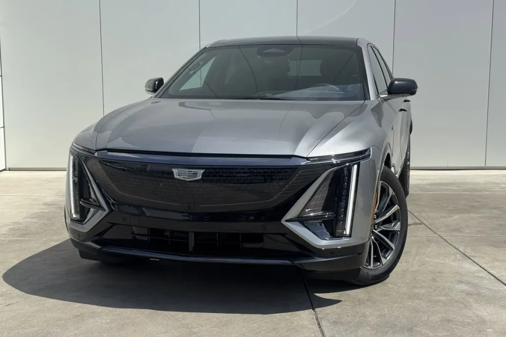 2025 Cadillac Lyriq Sport photo 1