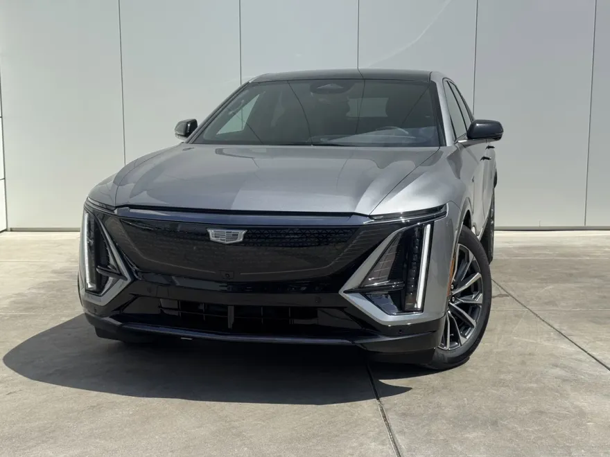 2025 Cadillac Lyriq Sport photo 1