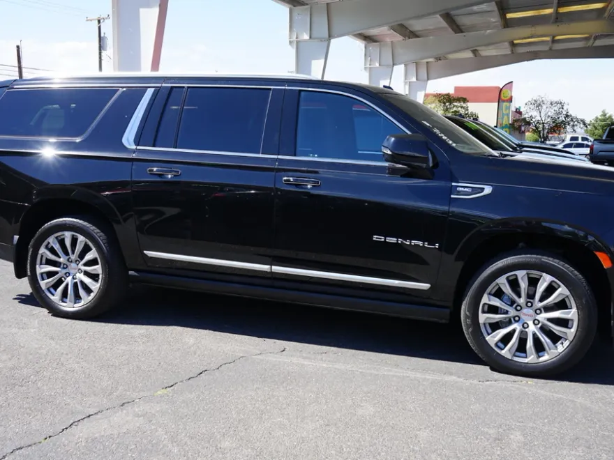 2021 Gmc Yukon XL Denali photo 1