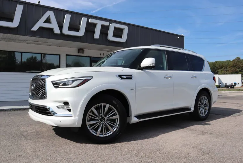 2018 Infiniti QX80 photo 1
