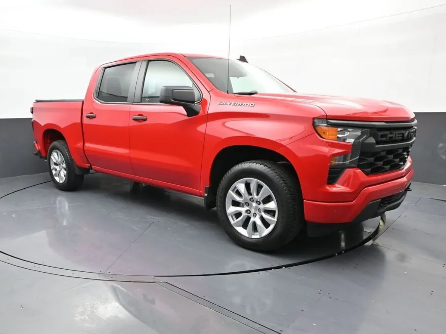 2022 Chevrolet Silverado 1500 Custom photo 1