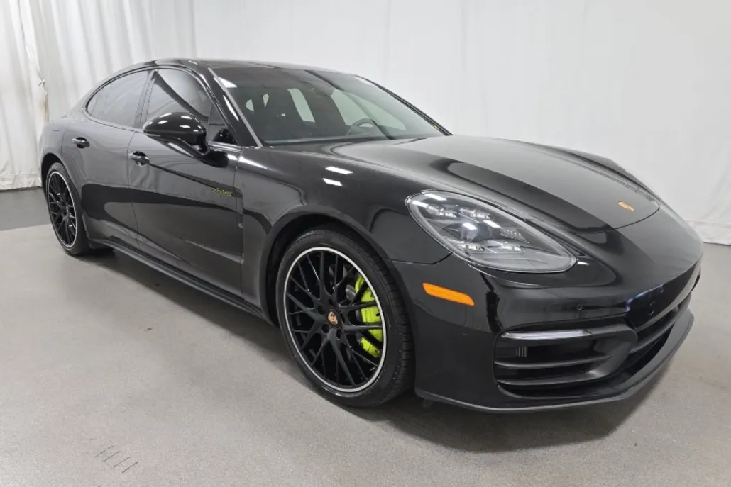 2022 Porsche Panamera E-Hybrid 4S photo 1