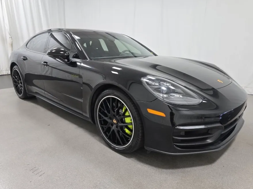 2022 Porsche Panamera E-Hybrid 4S photo 1
