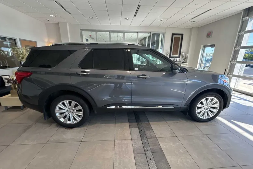 2021 Ford Explorer Limited photo 1