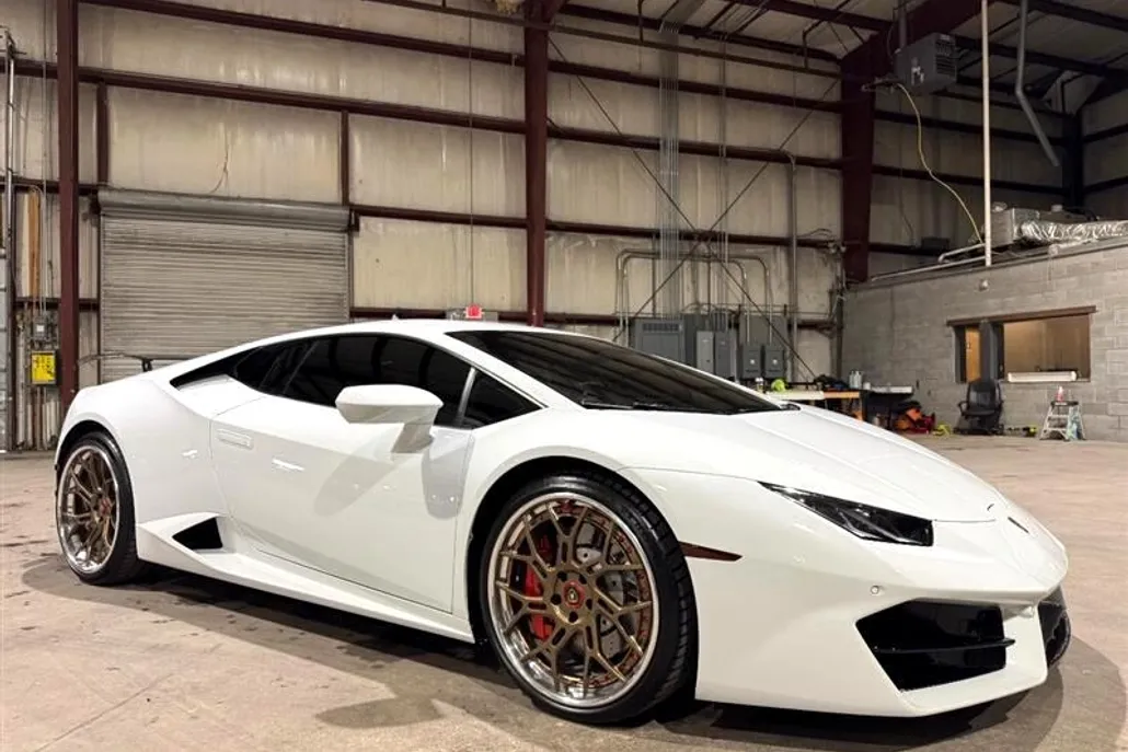 2016 Lamborghini Huracan Coupe photo 1