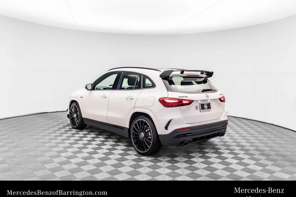2025 Mercedes Benz GLA 35 AMG 4MATIC photo 1