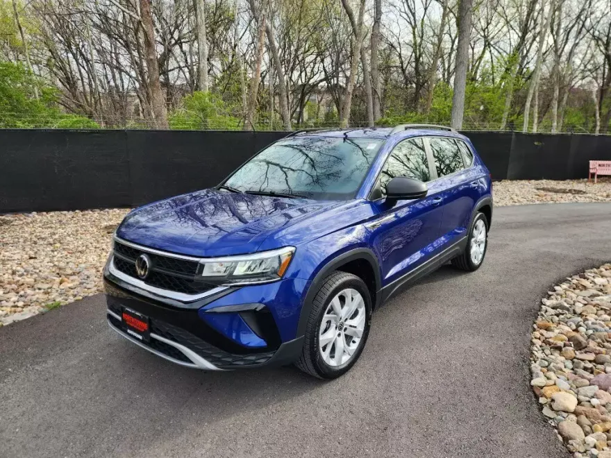 2023 Volkswagen Taos S photo 1