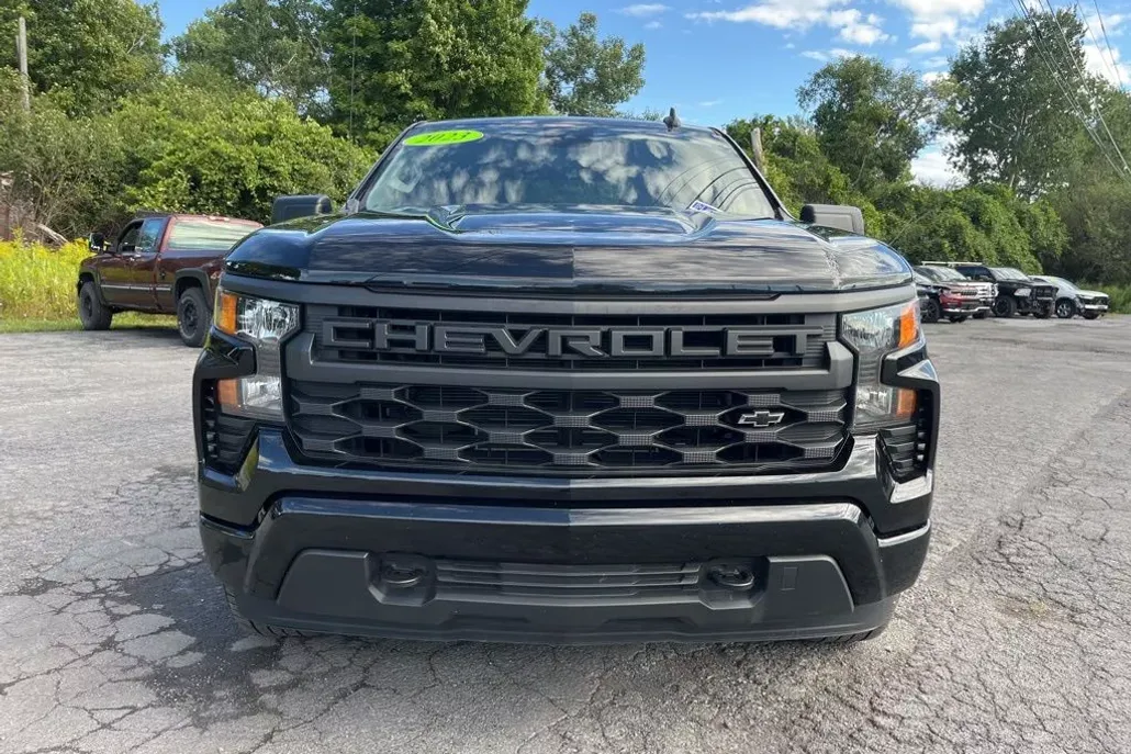 2023 Chevrolet Silverado 1500 Custom photo 1