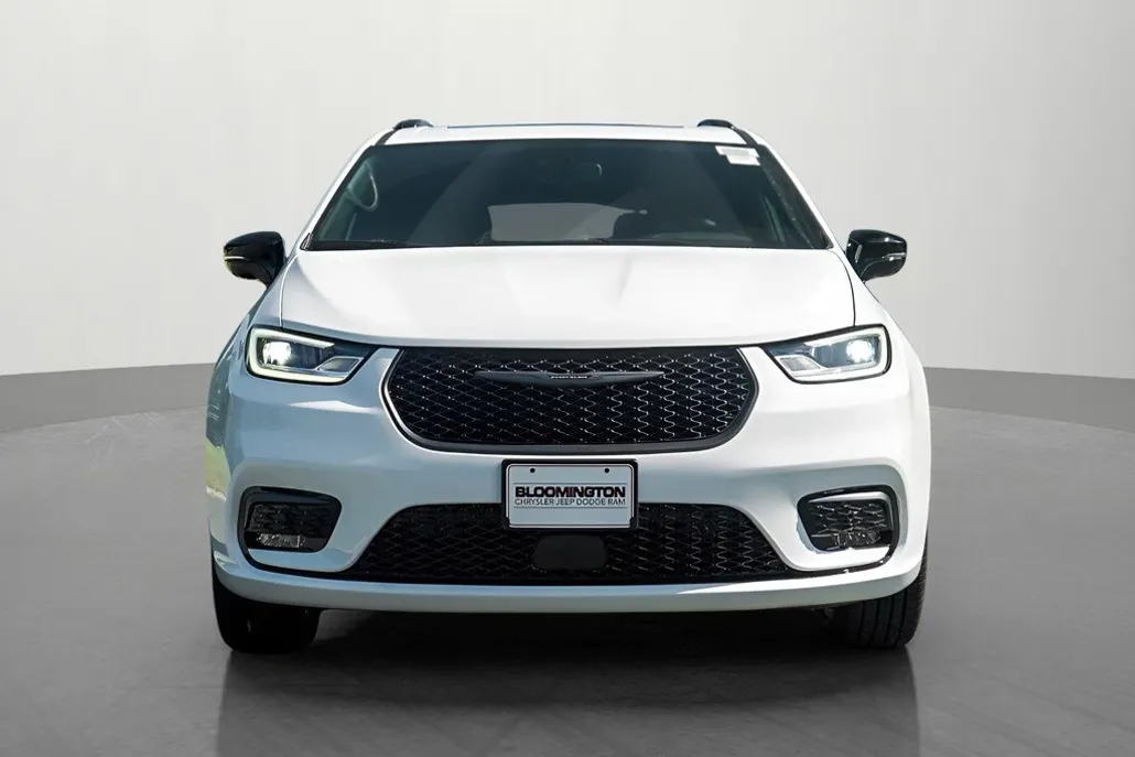 2025 Chrysler Pacifica Limited photo 1