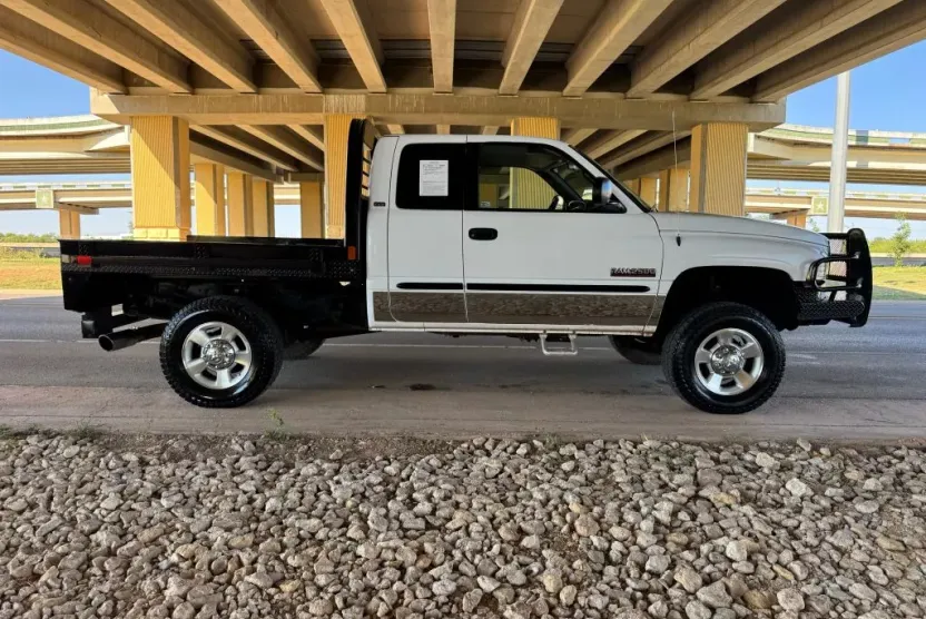 2002 Dodge Ram photo 1