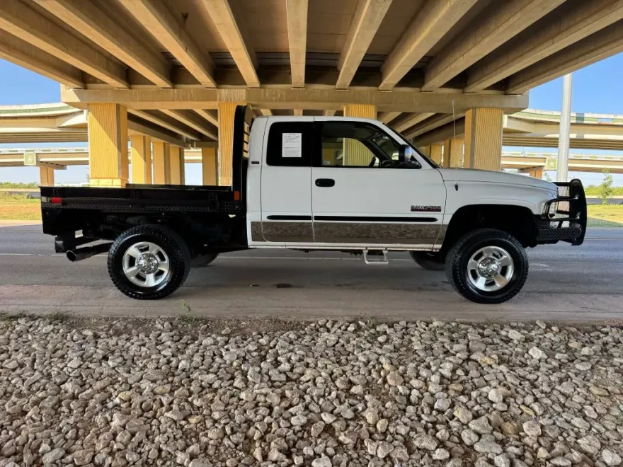 2002 Dodge Ram photo 1