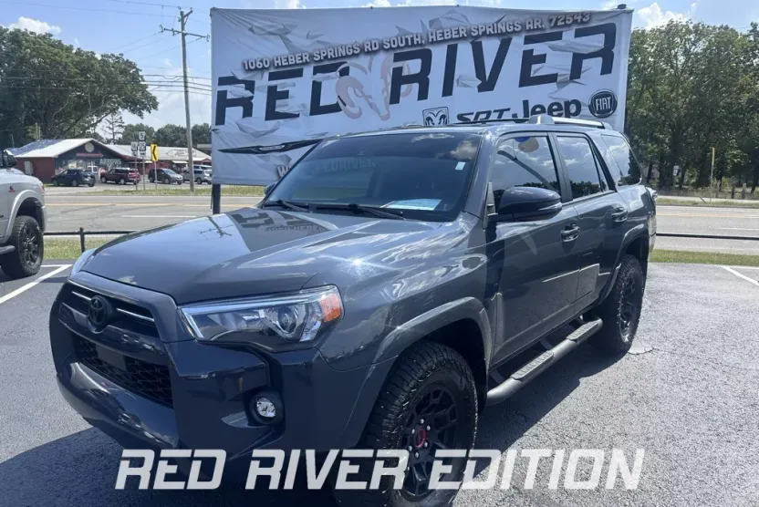 2024 Toyota 4Runner SR5 Premium photo 1
