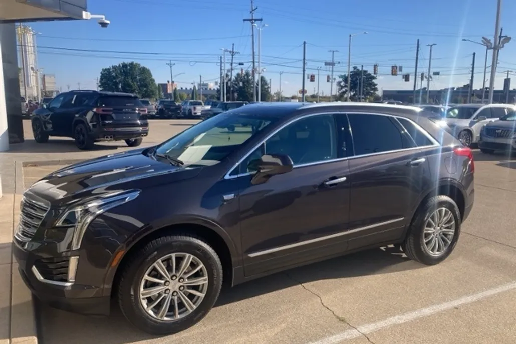 2019 Cadillac XT5 Luxury photo 1