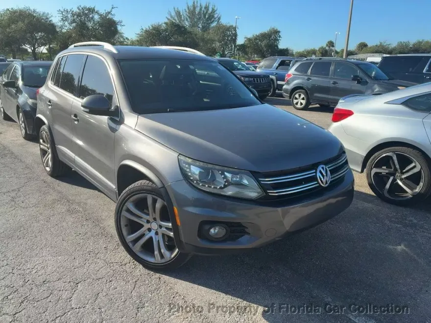2012 Volkswagen Tiguan SEL photo 1
