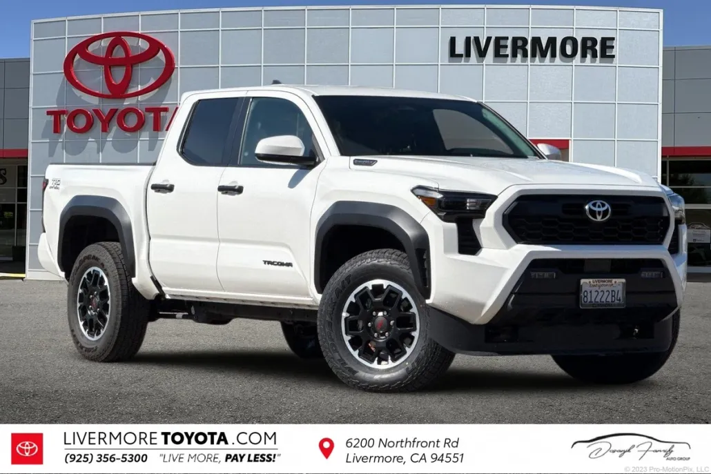 2024 Toyota Tacoma TRD photo 1