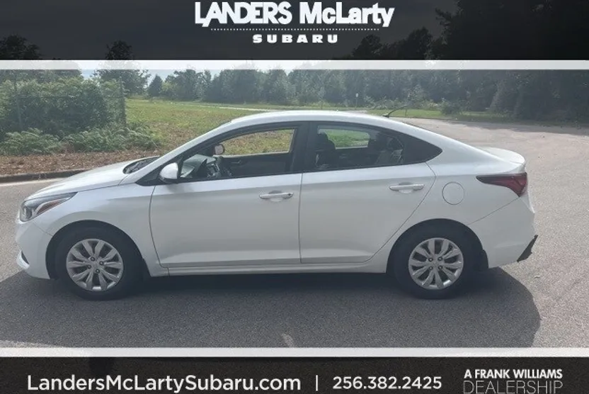 2021 Hyundai Accent SE photo 1