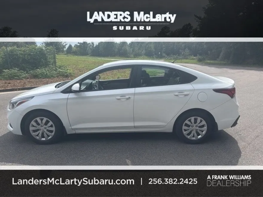 2021 Hyundai Accent SE photo 1