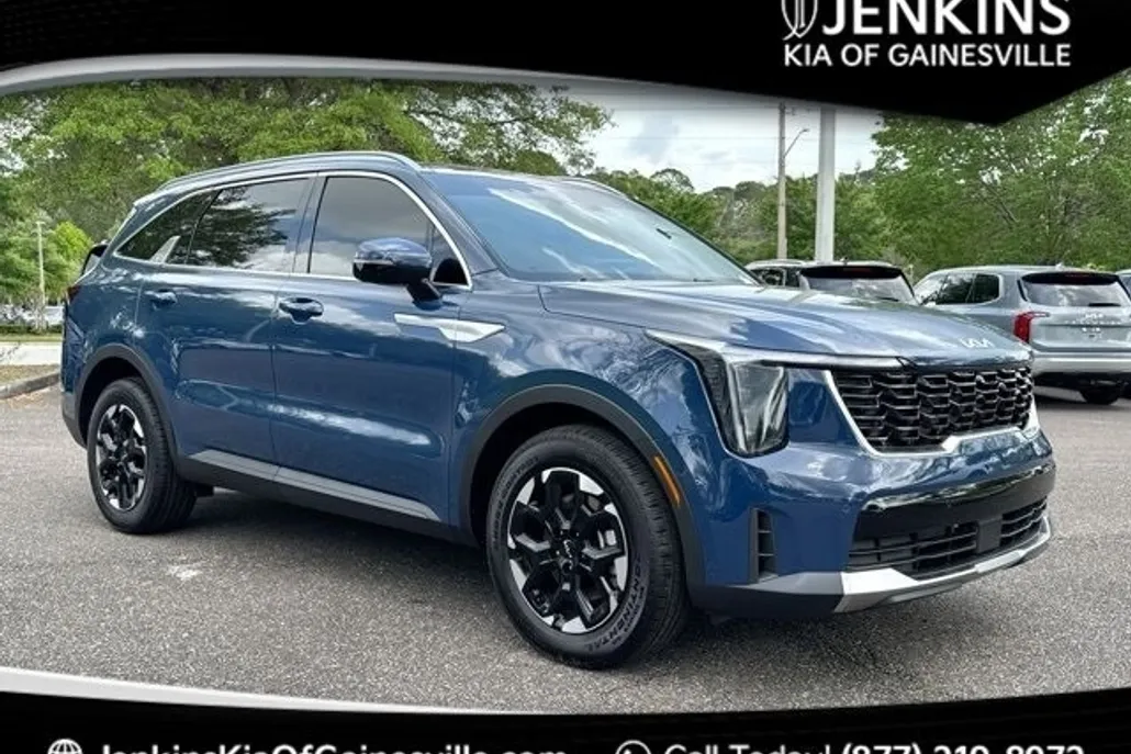 2025 Kia Sorento S photo 1