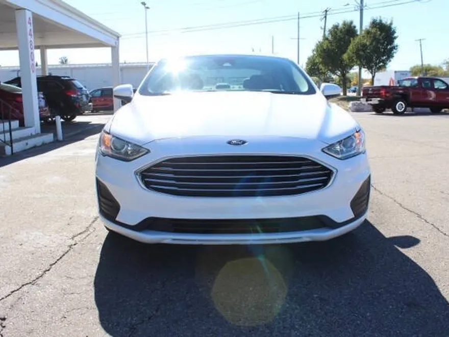 2020 Ford Fusion SE photo 1