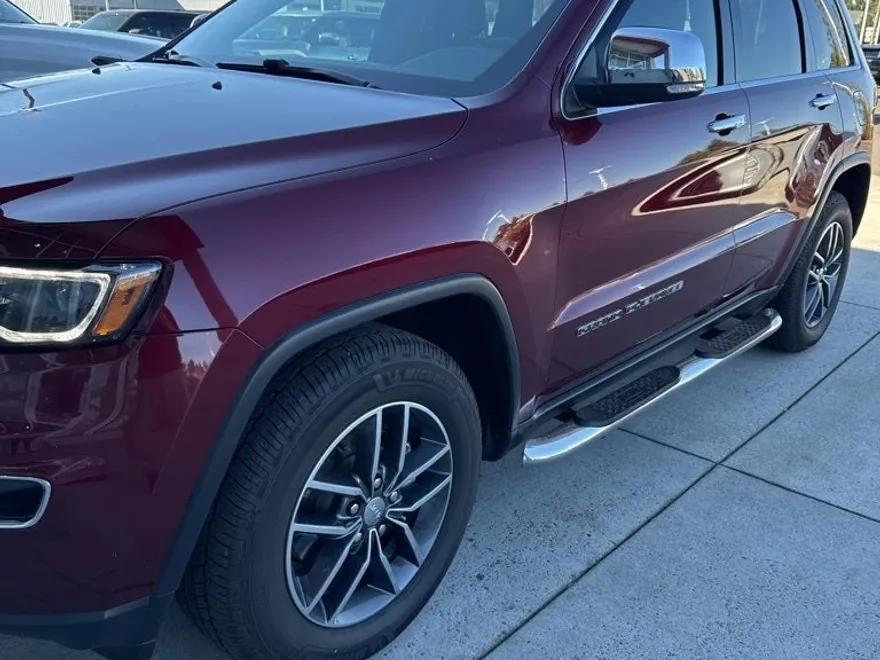 2017 Jeep Grand Cherokee Limited photo 1
