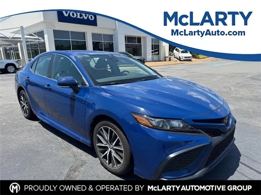 2024 Toyota Camry SE photo 1