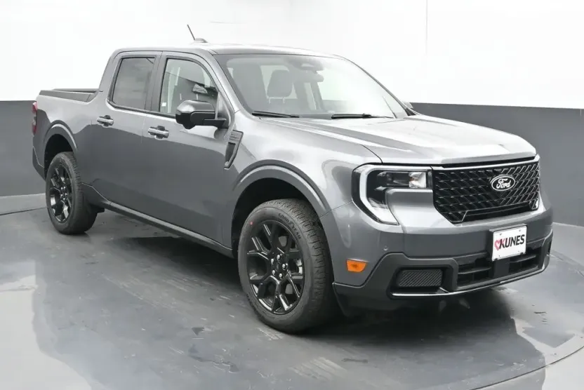 2025 Ford Maverick Lariat photo 1