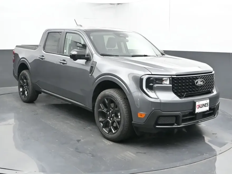 2025 Ford Maverick Lariat photo 1