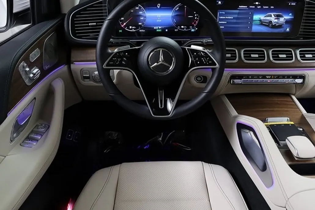 2025 Mercedes Benz GLE 450e 4MATIC photo 1