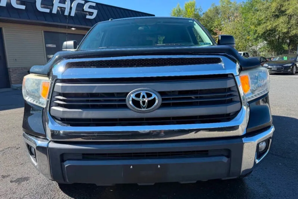 2014 Toyota Tundra SR5 photo 1