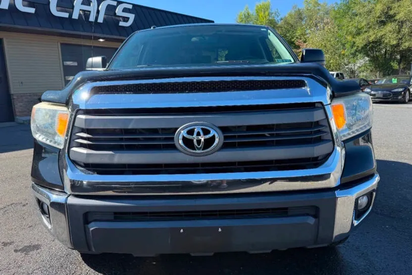 2014 Toyota Tundra SR5 photo 1