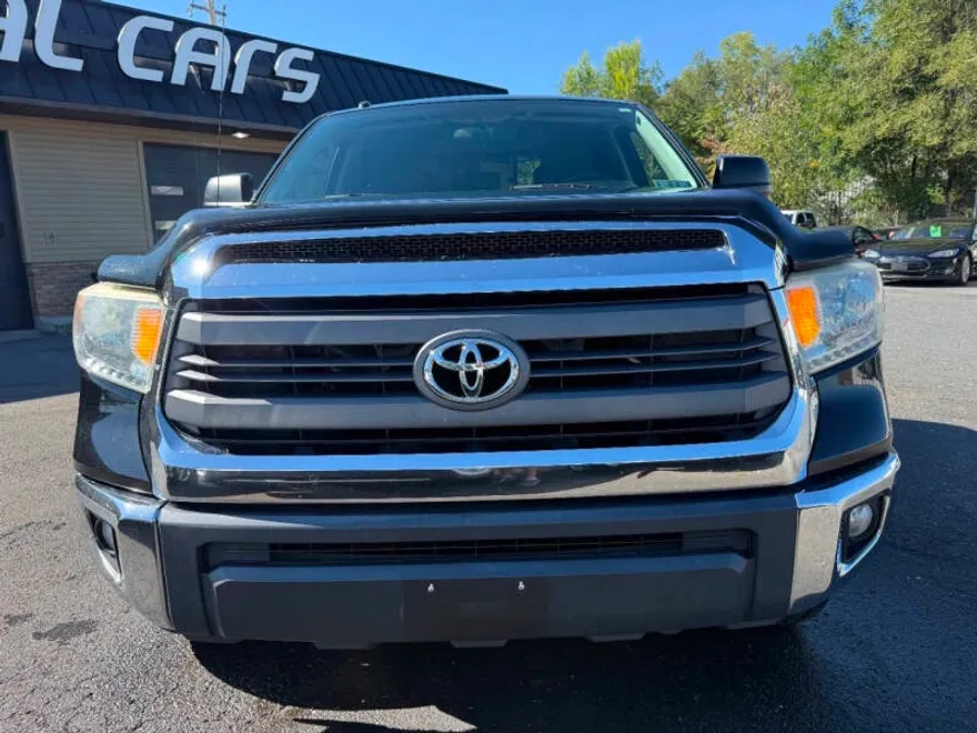 2014 Toyota Tundra SR5 photo 1