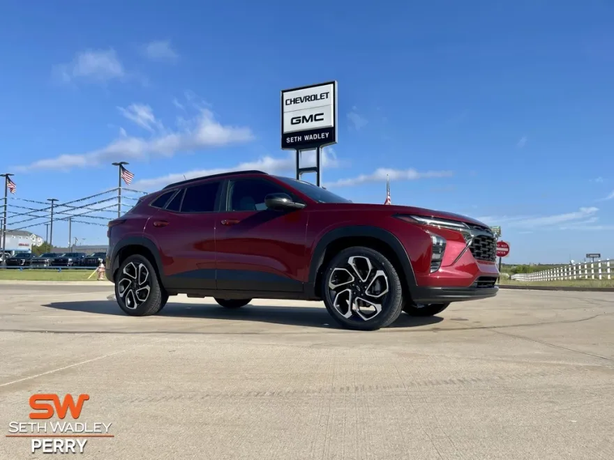 2024 Chevrolet Trax photo 1