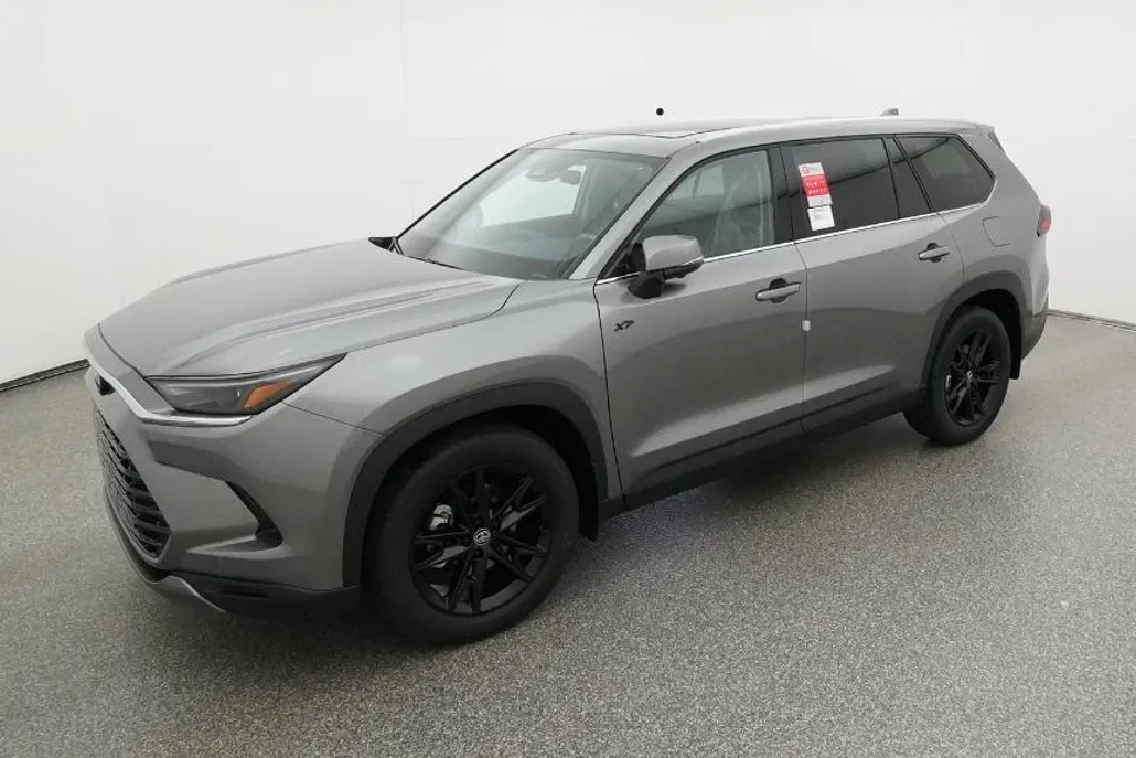 2025 Toyota Grand Highlander Limited photo 1