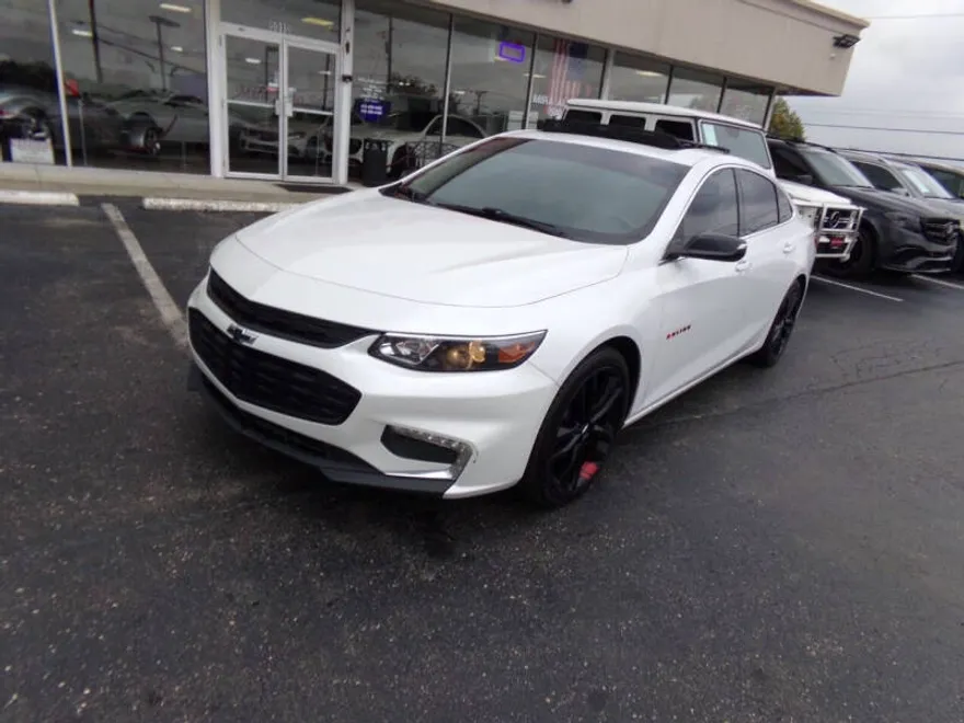 2018 Chevrolet Malibu 1LT photo 1