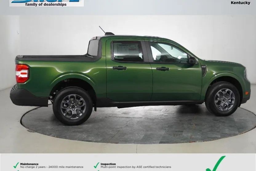 2025 Ford Maverick XLT photo 1