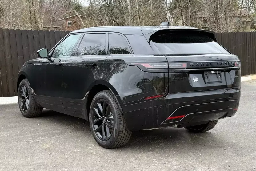 2025 Land Rover Range Rover Velar P250 Dynamic SE photo 1