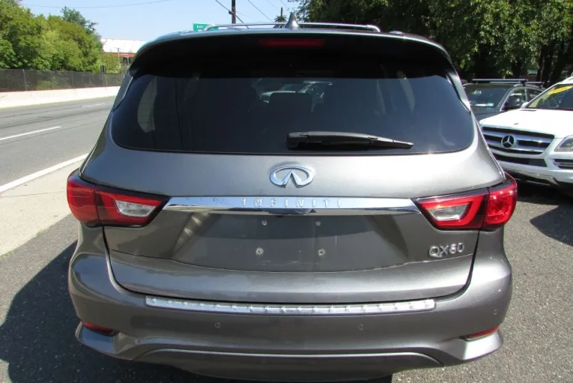 2018 Infiniti QX60 photo 1