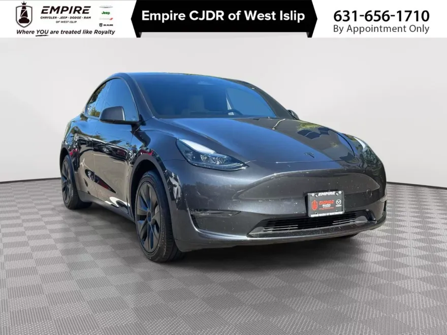 2025 Tesla Model Y Long Range Rear-Wheel Drive photo 1