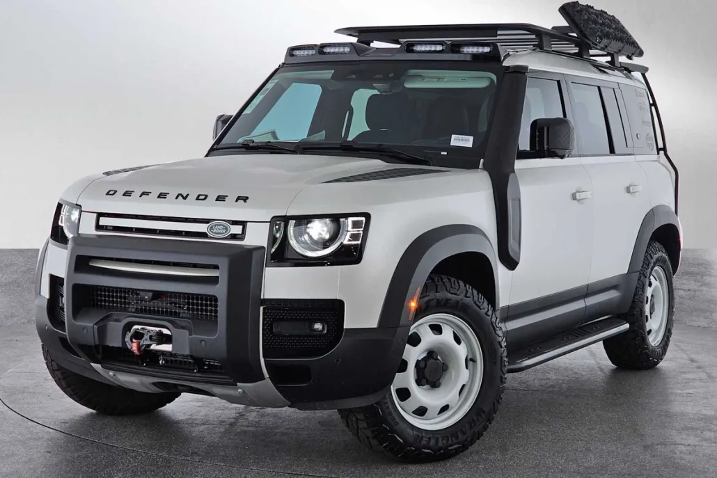 2024 Land Rover Defender 110 S photo 1