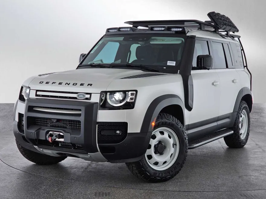 2024 Land Rover Defender 110 S photo 1