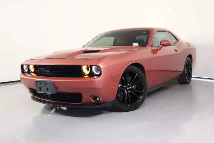2018 Dodge Challenger SXT photo 1