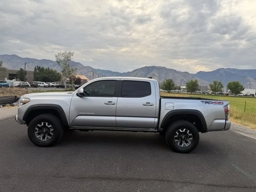 2023 Toyota Tacoma TRD Off-Road photo 1