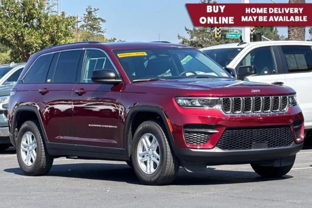 2023 Jeep Grand Cherokee Laredo photo 1