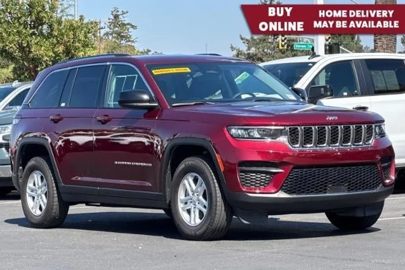 2023 Jeep Grand Cherokee Laredo photo 1